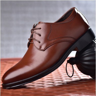 Zapatos negros con punta puntiaguda para hombre