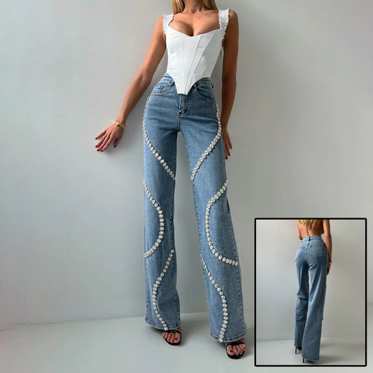 Lockere Jeans mit geradem Bein und modische Freizeithose mit Rheinstein-Denim-Design, geeignet für Damen